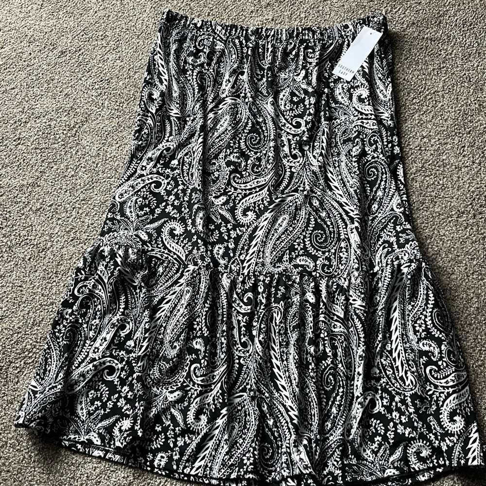 Southern Lady Monochrome Paisley A-Line Skirt size Large brand new brand new!